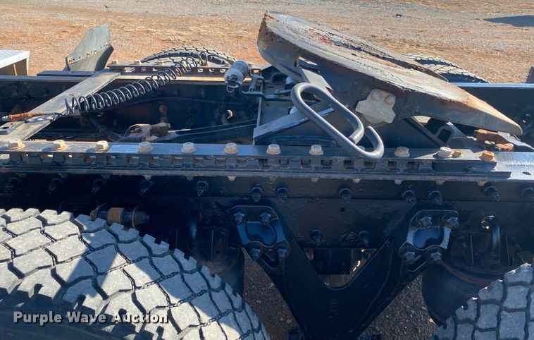 image for item DL1445 2013 Kenworth T800  semi truck