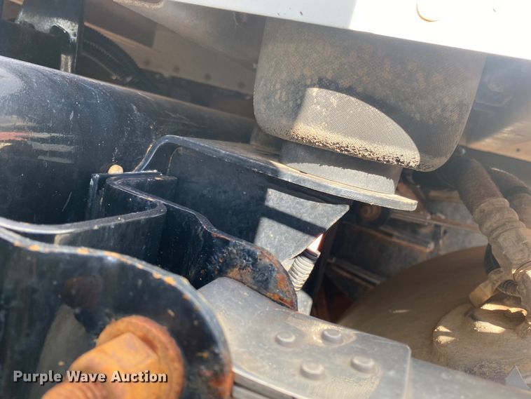 image for item DL1445 2013 Kenworth T800  semi truck