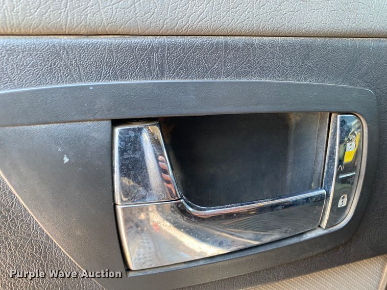 image for item DL1445 2013 Kenworth T800  semi truck