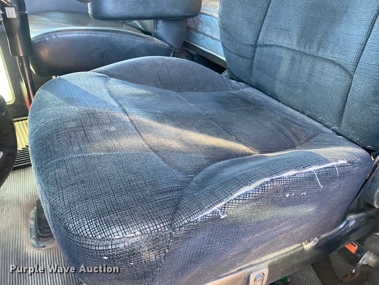 image for item DL1445 2013 Kenworth T800  semi truck