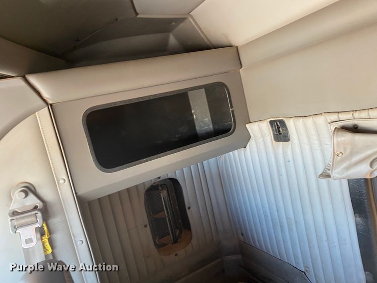 image for item DL1445 2013 Kenworth T800  semi truck