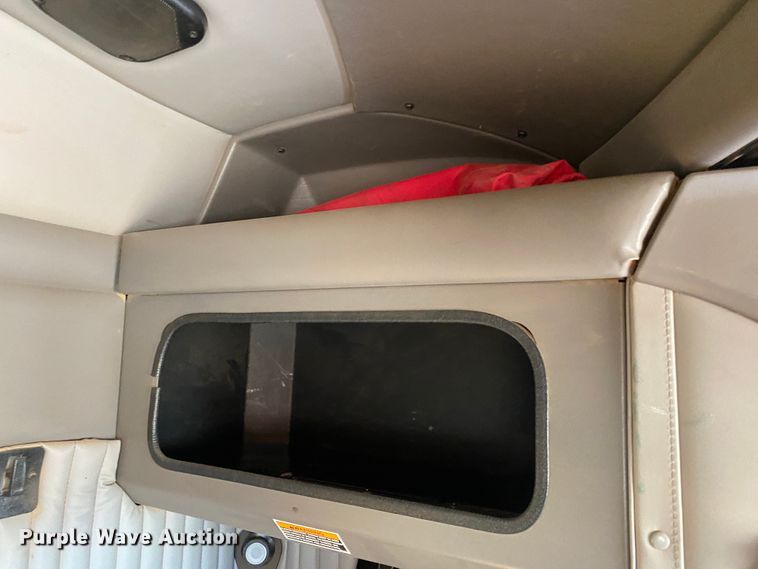 image for item DL1445 2013 Kenworth T800  semi truck