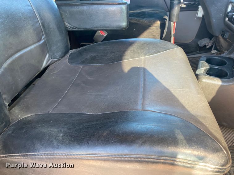 image for item DL1445 2013 Kenworth T800  semi truck