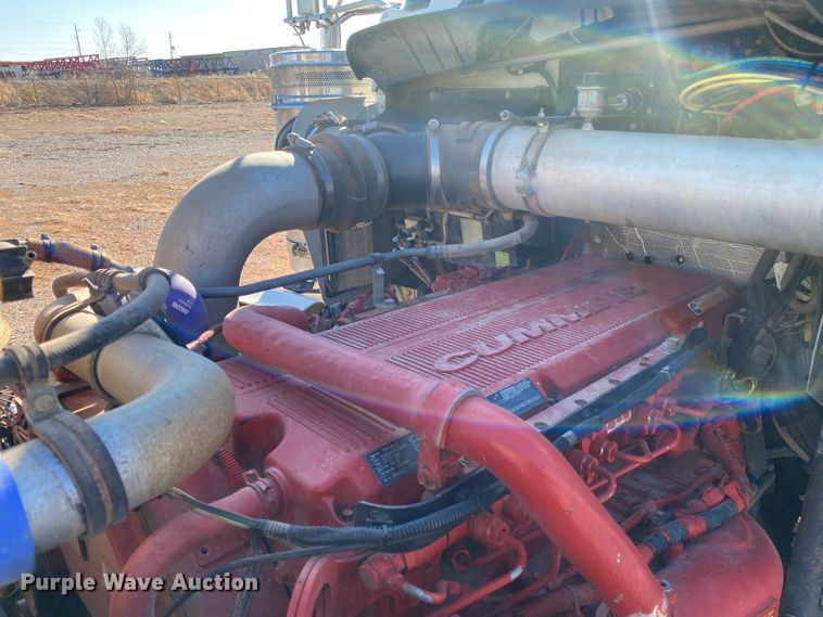 image for item DL1445 2013 Kenworth T800  semi truck