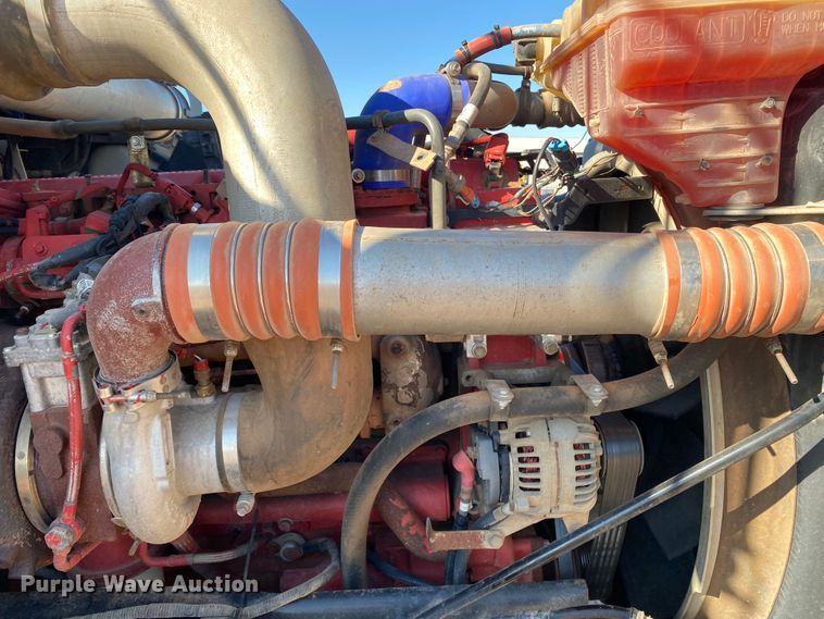 image for item DL1445 2013 Kenworth T800  semi truck