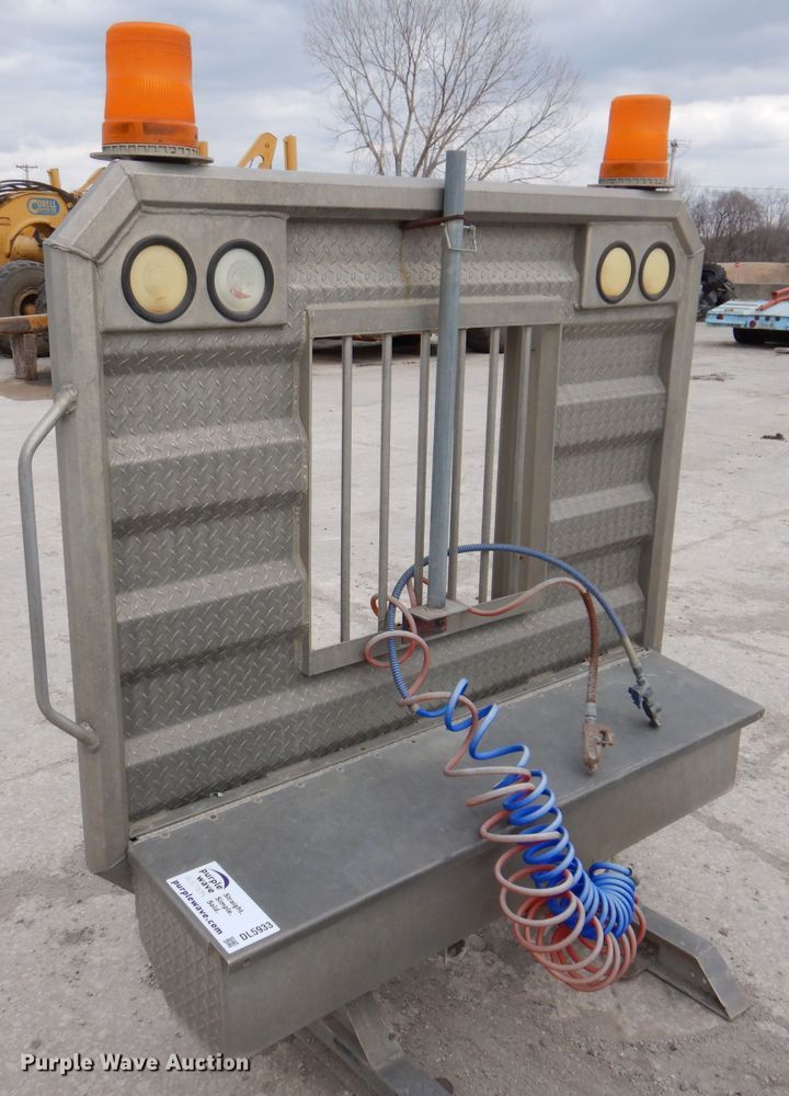 image for item DL5933 Aluminum headache rack