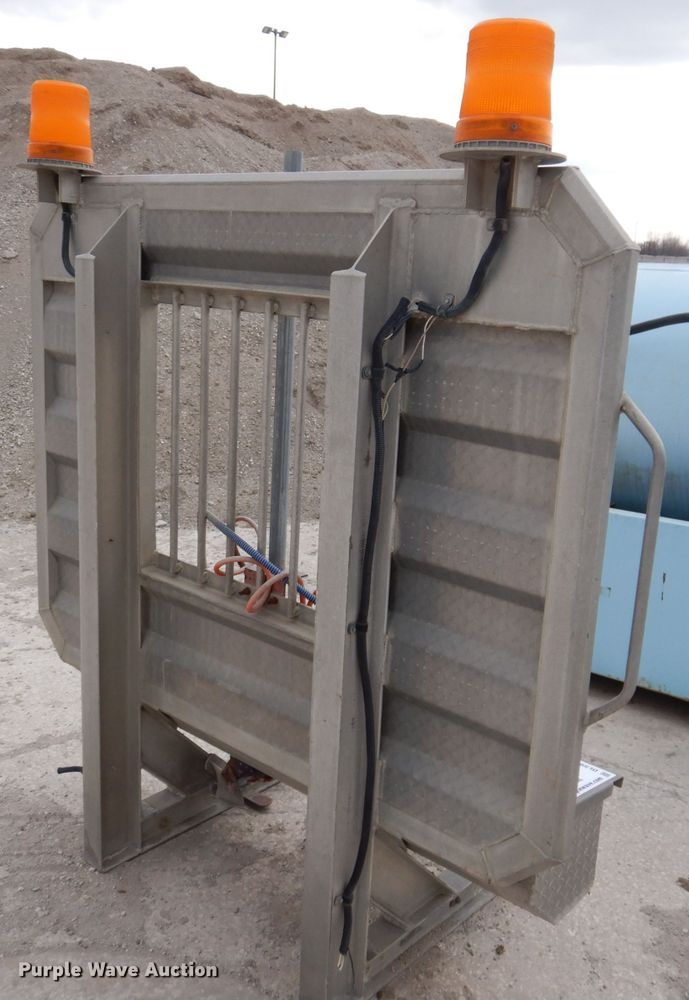 image for item DL5933 Aluminum headache rack