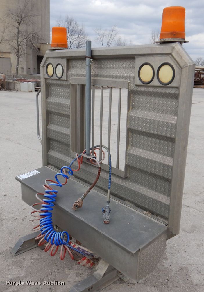 image for item DL5933 Aluminum headache rack