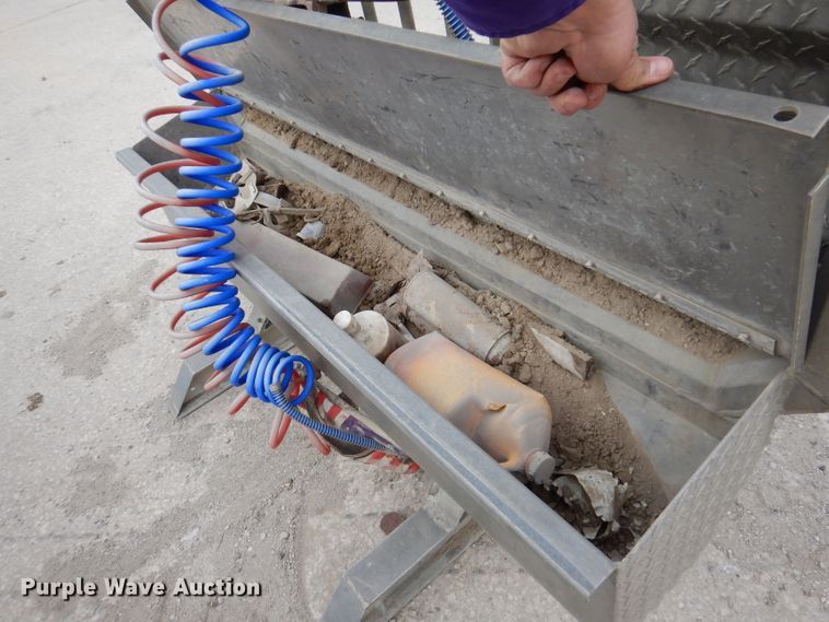 image for item DL5933 Aluminum headache rack