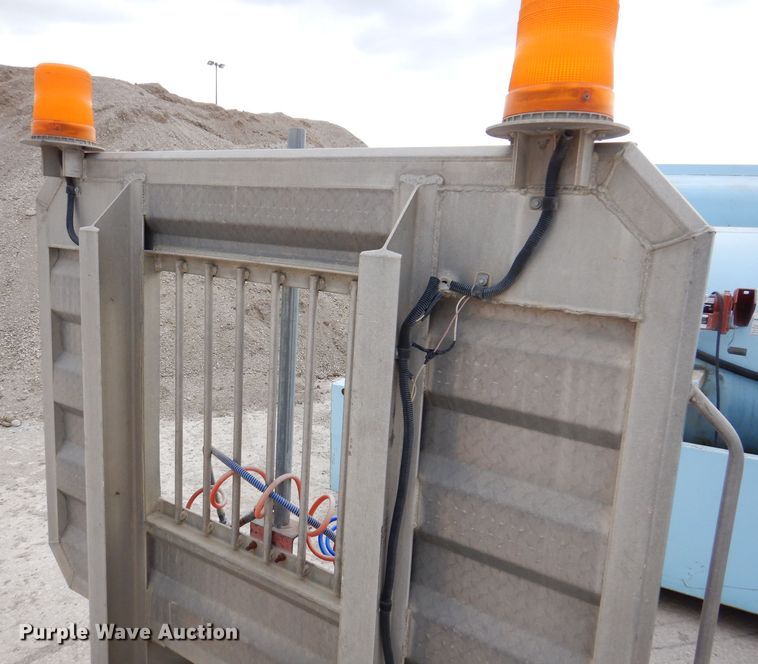 image for item DL5933 Aluminum headache rack