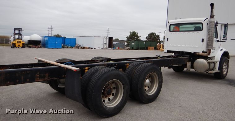 image for item DM4405 2007 Freightliner Business Class M2  truck cab and chassis