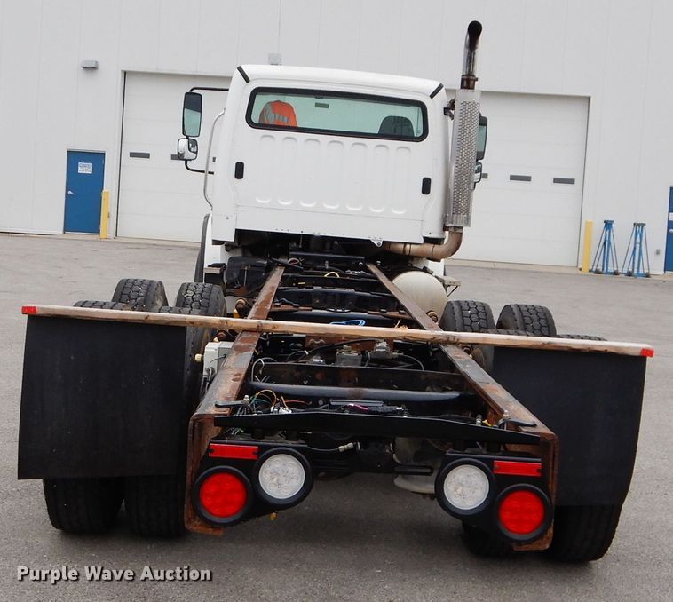 image for item DM4405 2007 Freightliner Business Class M2  truck cab and chassis