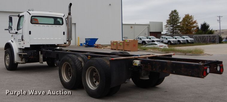 image for item DM4405 2007 Freightliner Business Class M2  truck cab and chassis