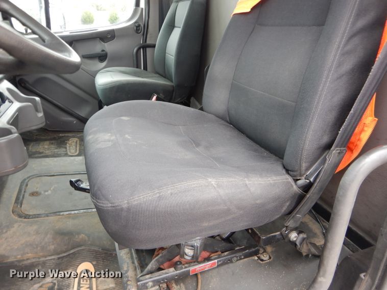 image for item DM4405 2007 Freightliner Business Class M2  truck cab and chassis