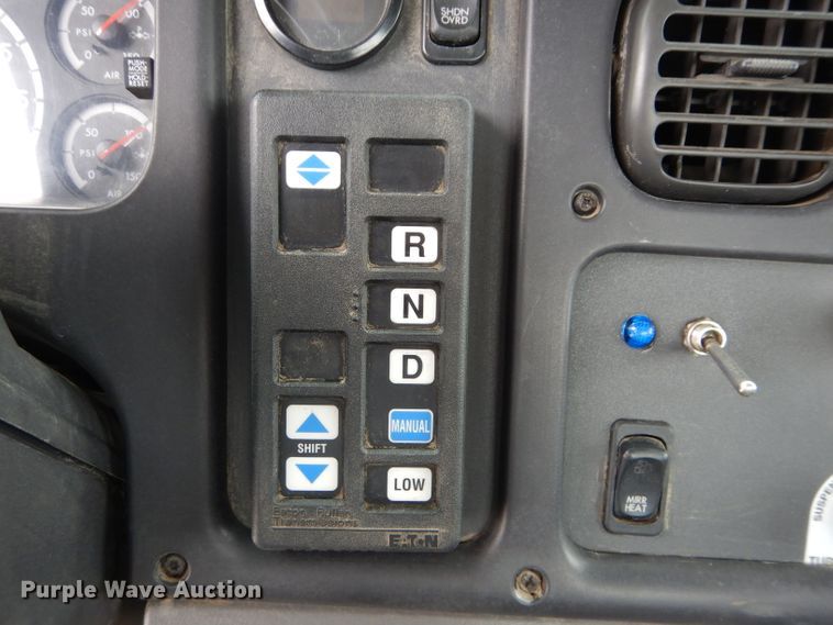 image for item DM4405 2007 Freightliner Business Class M2  truck cab and chassis