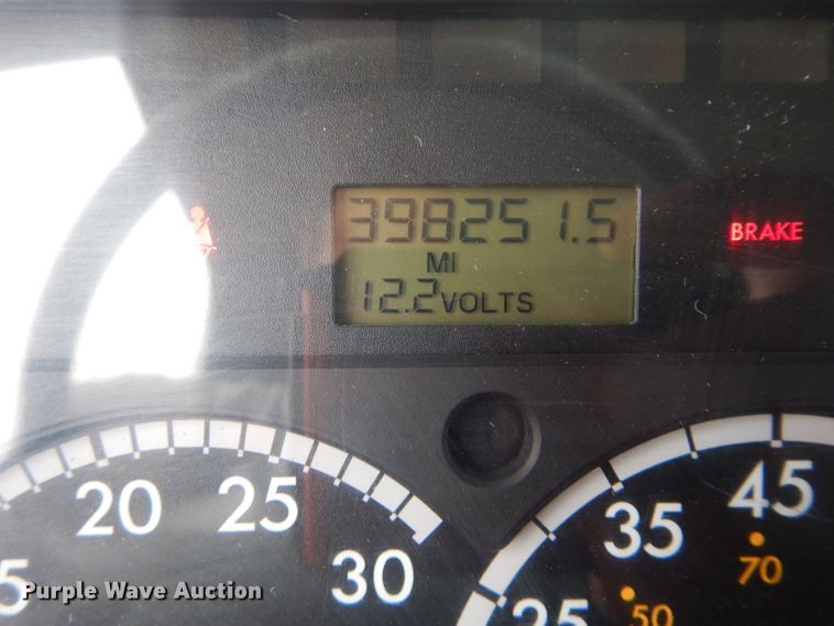 image for item DM4405 2007 Freightliner Business Class M2  truck cab and chassis