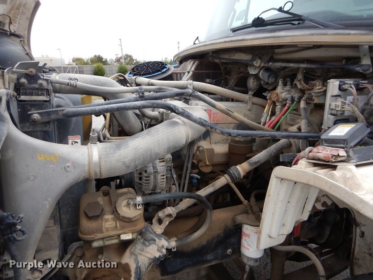 image for item DM4405 2007 Freightliner Business Class M2  truck cab and chassis