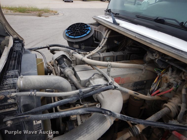 image for item DM4405 2007 Freightliner Business Class M2  truck cab and chassis