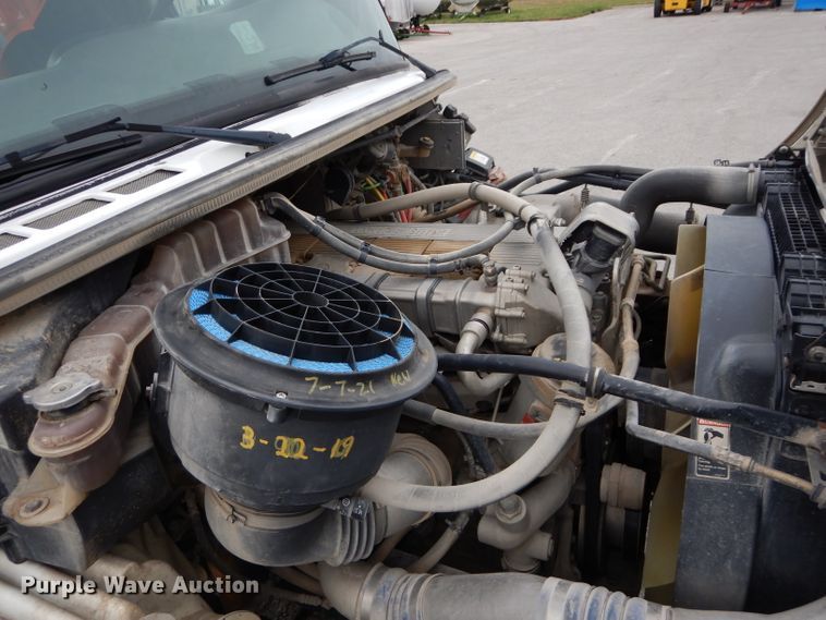 image for item DM4405 2007 Freightliner Business Class M2  truck cab and chassis