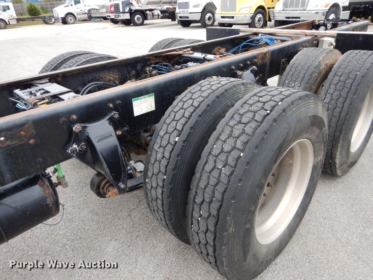 image for item DM4405 2007 Freightliner Business Class M2  truck cab and chassis