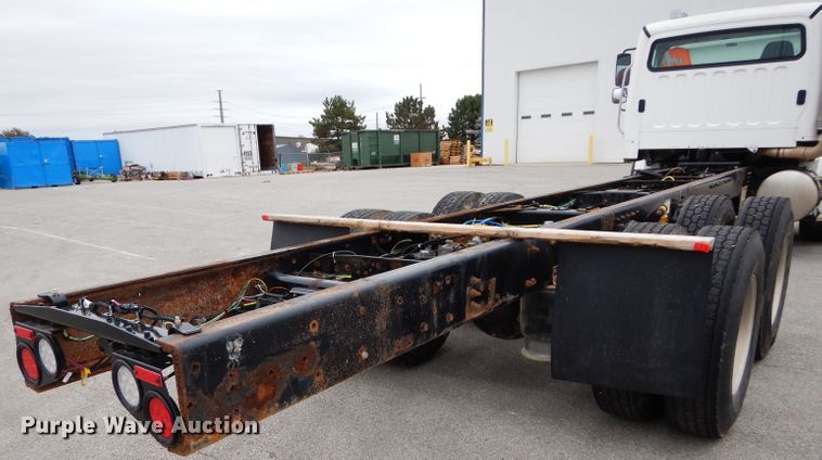 image for item DM4405 2007 Freightliner Business Class M2  truck cab and chassis