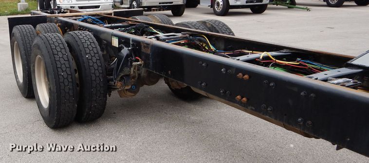 image for item DM4405 2007 Freightliner Business Class M2  truck cab and chassis