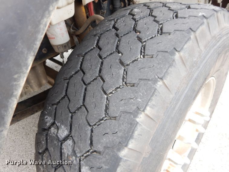 image for item DM4405 2007 Freightliner Business Class M2  truck cab and chassis