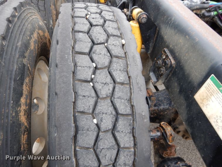 image for item DM4405 2007 Freightliner Business Class M2  truck cab and chassis