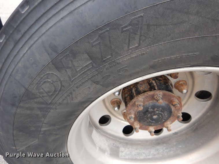 image for item DM4405 2007 Freightliner Business Class M2  truck cab and chassis