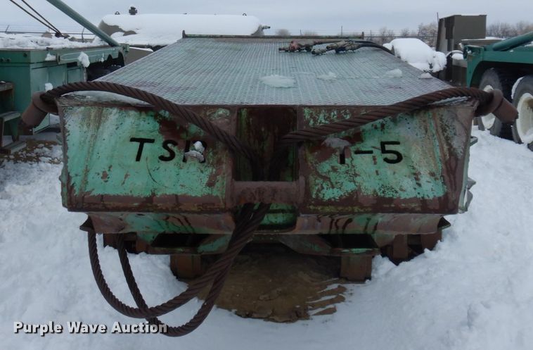 image for item DM5369 1981  Oilfield trailer