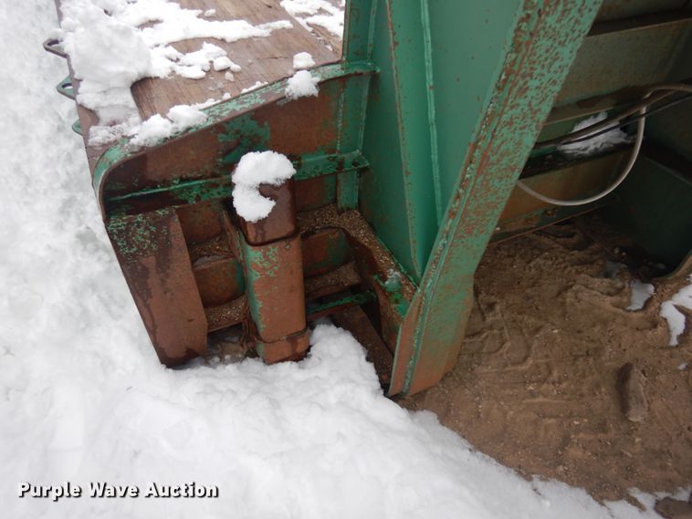 image for item DM5369 1981  Oilfield trailer