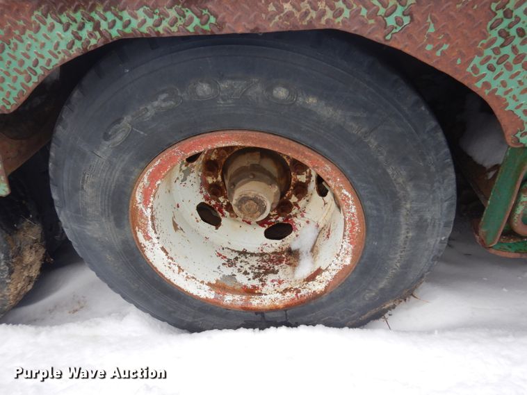 image for item DM5369 1981  Oilfield trailer