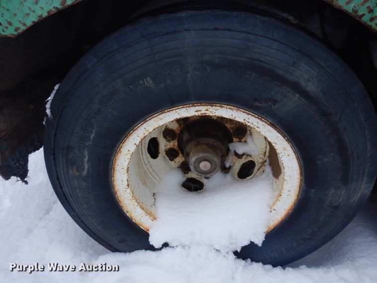 image for item DM5369 1981  Oilfield trailer