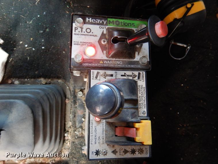 image for item DN1318 2001 Kenworth T800  semi truck