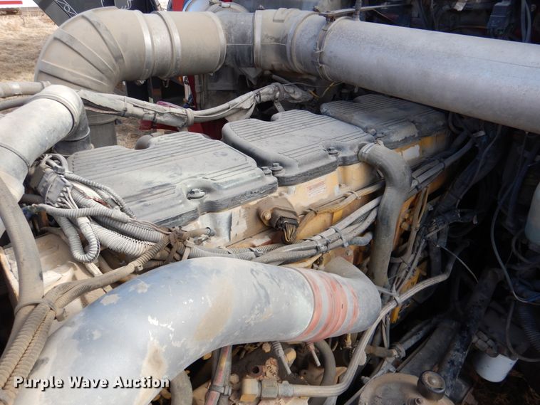 image for item DN1318 2001 Kenworth T800  semi truck