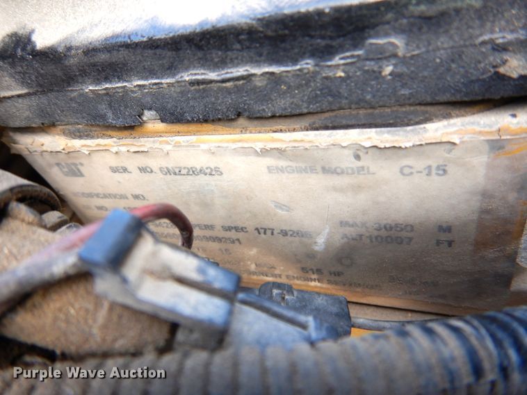 image for item DN1318 2001 Kenworth T800  semi truck