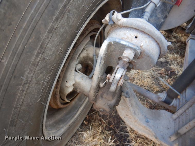 image for item DN1318 2001 Kenworth T800  semi truck