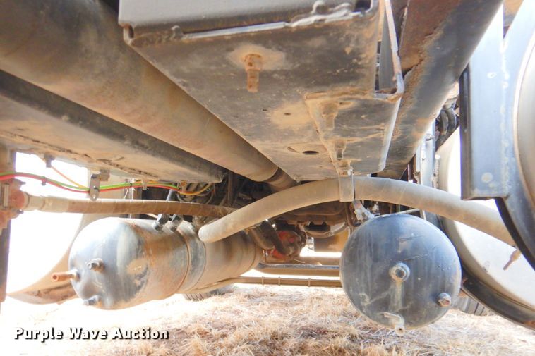 image for item DN1318 2001 Kenworth T800  semi truck