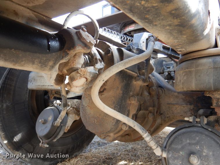 image for item DN1318 2001 Kenworth T800  semi truck