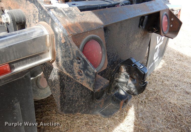 image for item DN1318 2001 Kenworth T800  semi truck