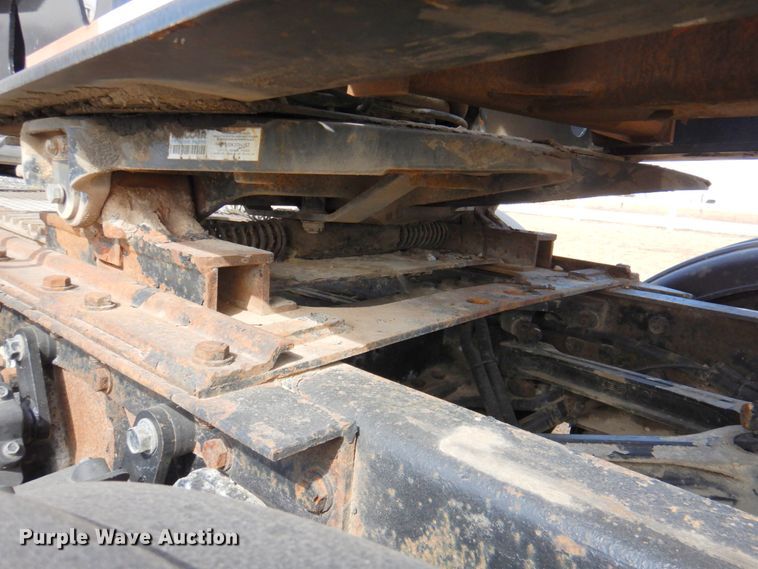 image for item DN1318 2001 Kenworth T800  semi truck