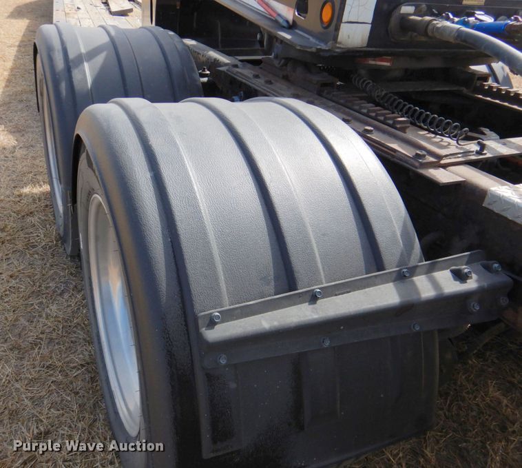 image for item DN1318 2001 Kenworth T800  semi truck