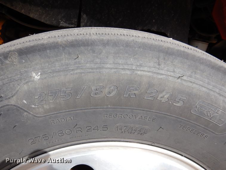 image for item DN1318 2001 Kenworth T800  semi truck