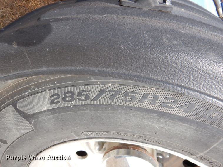 image for item DN1318 2001 Kenworth T800  semi truck