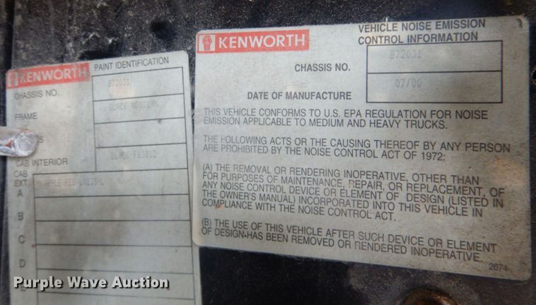 image for item DN1318 2001 Kenworth T800  semi truck