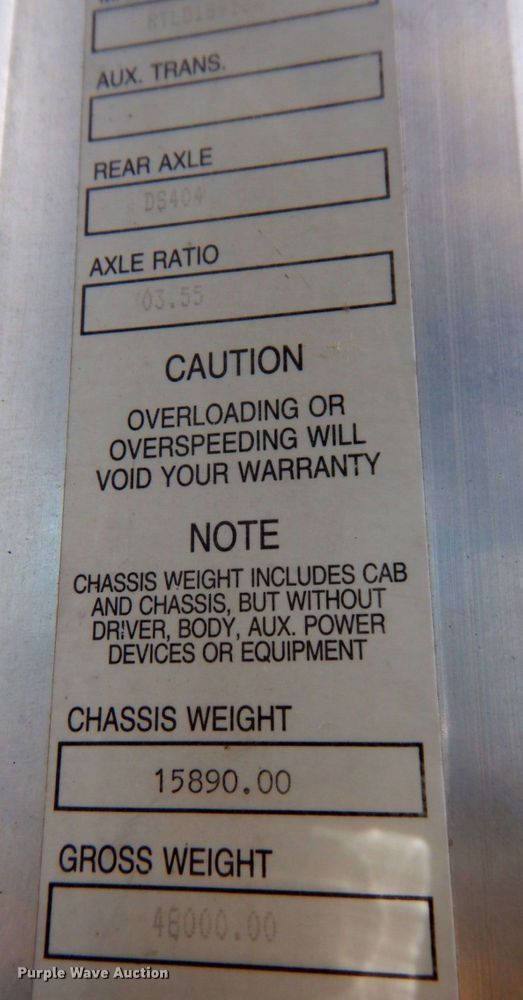 image for item DN1318 2001 Kenworth T800  semi truck