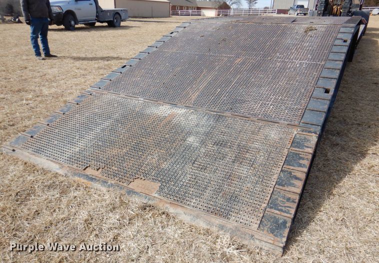 image for item DN1319 2007 Trail King TK70DGHT-502  lowboy equipment trailer