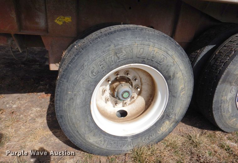 image for item DN1320 1998 Mate Inc.  end dump trailer