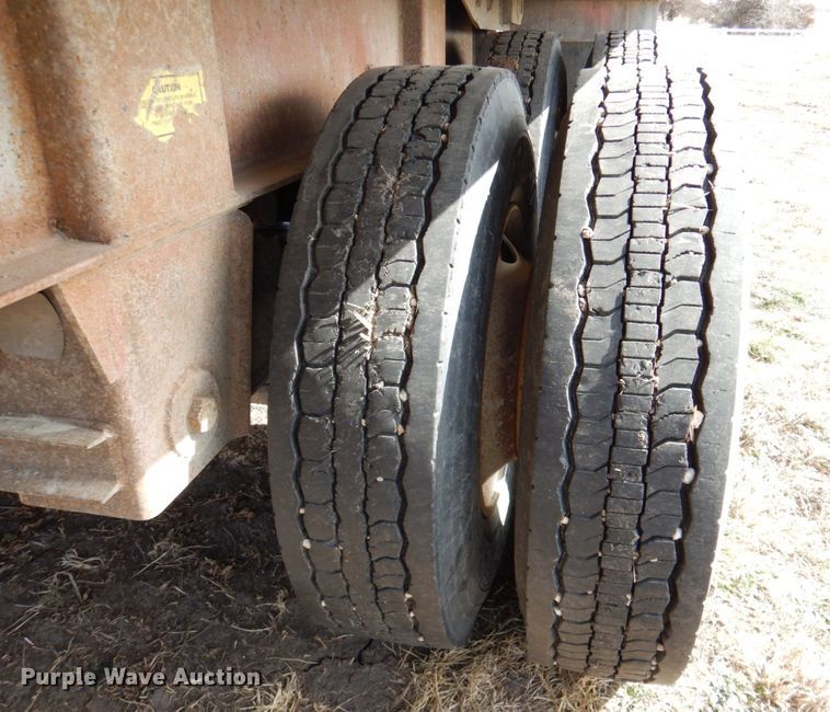 image for item DN1320 1998 Mate Inc.  end dump trailer