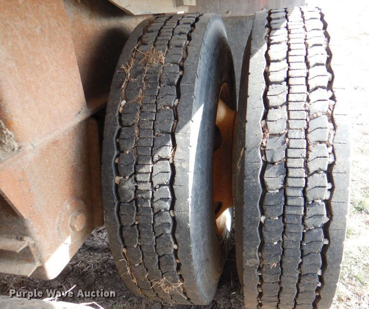 image for item DN1320 1998 Mate Inc.  end dump trailer